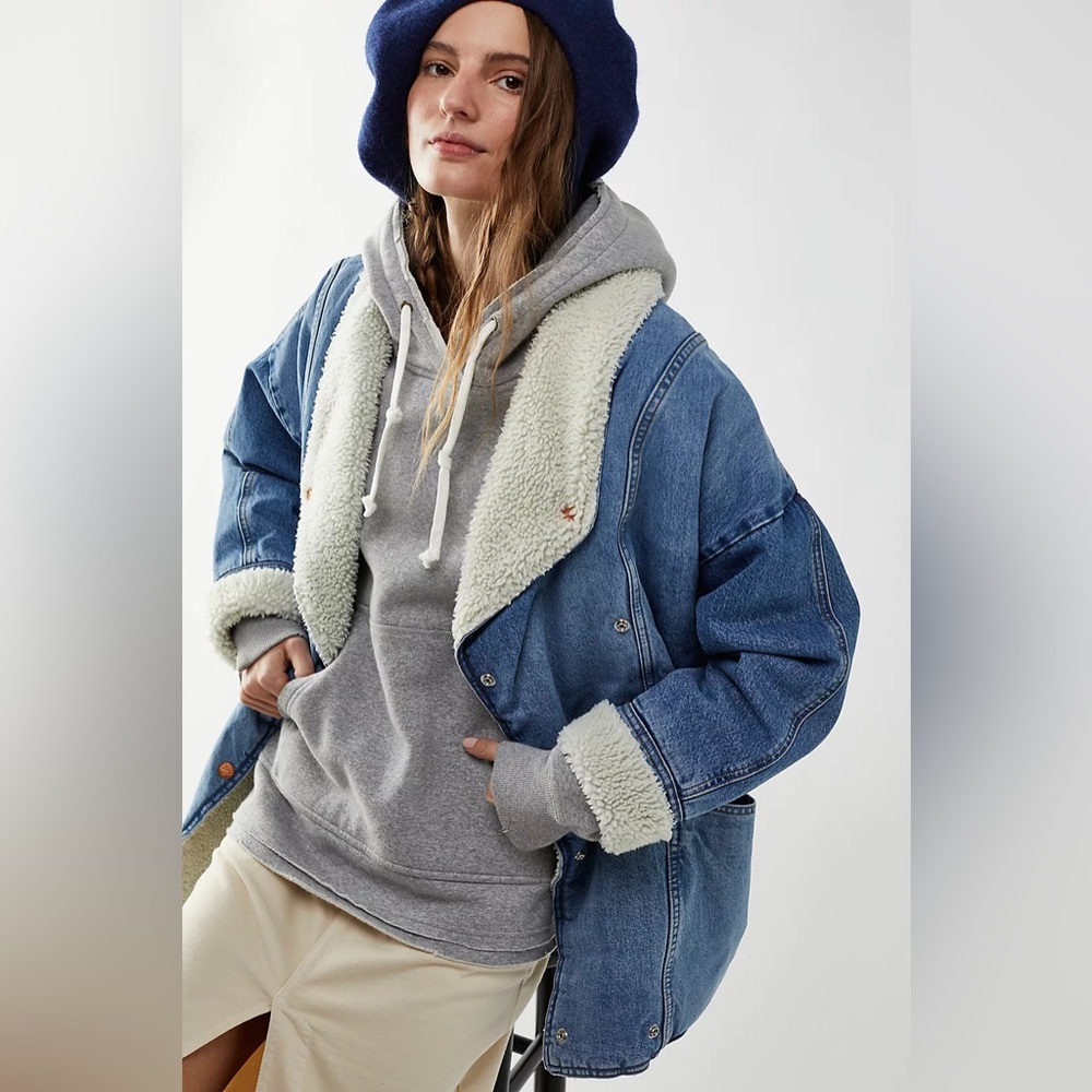 WRANGLER OVERSIZED WOMEN'S DENIM RANCH COAT IN URSULA - Size XS
